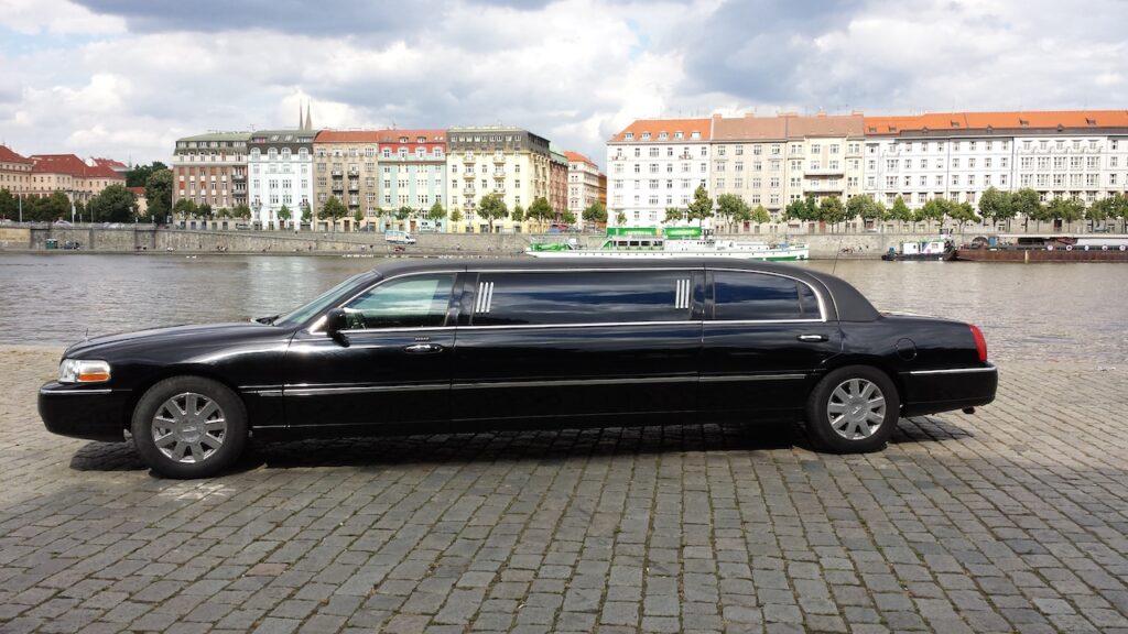 Limousine transport in Saint Tropez